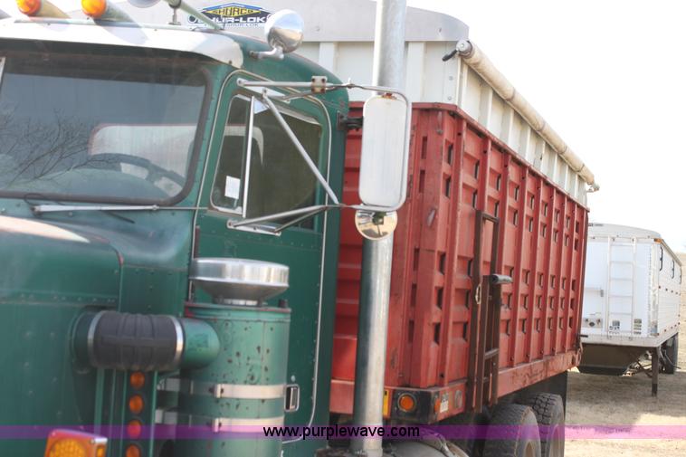 image for item L6507 1984 Peterbilt 359 grain truck