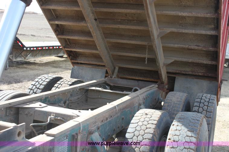 image for item L6507 1984 Peterbilt 359 grain truck