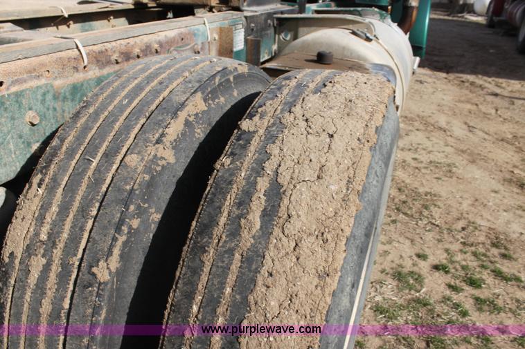 image for item L6507 1984 Peterbilt 359 grain truck