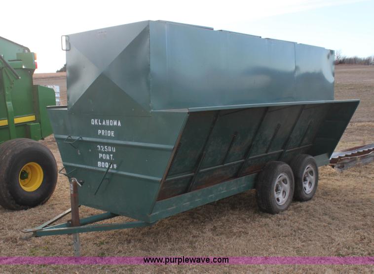 image for item L6508 Lemarks Oklahoma Pride creep feeder
