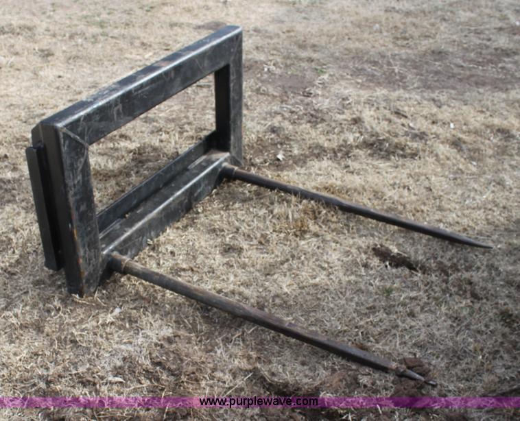 Skid steer bale spikes in Ponca City, OK Item L6509 sold Purple Wave