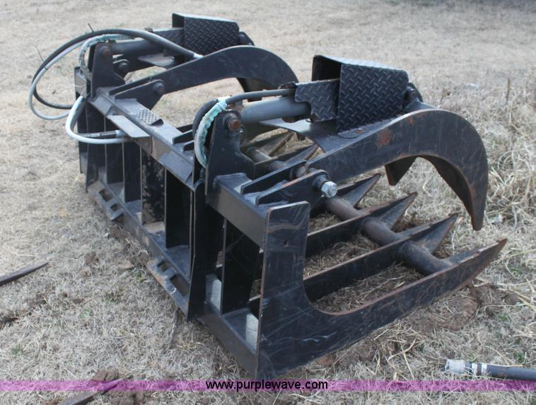 image for item L6510 Caterpillar root grapple bucket