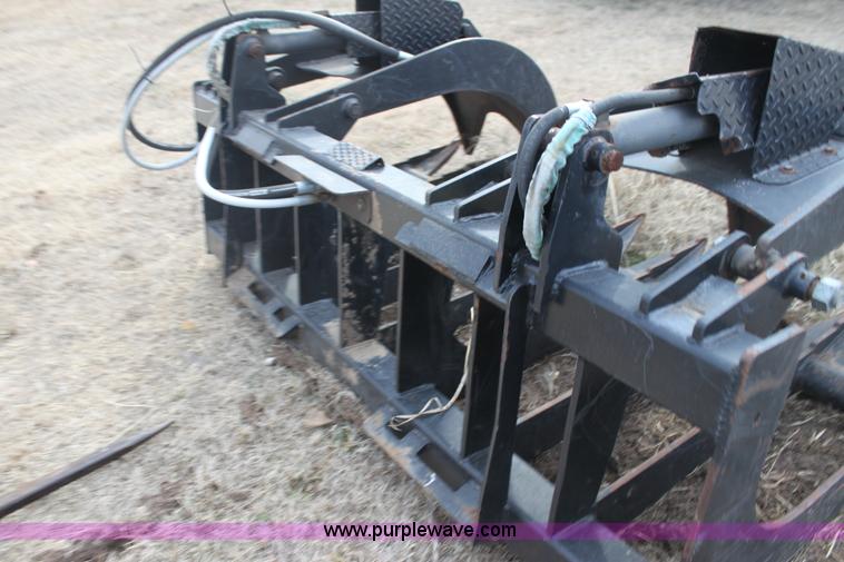 image for item L6510 Caterpillar root grapple bucket