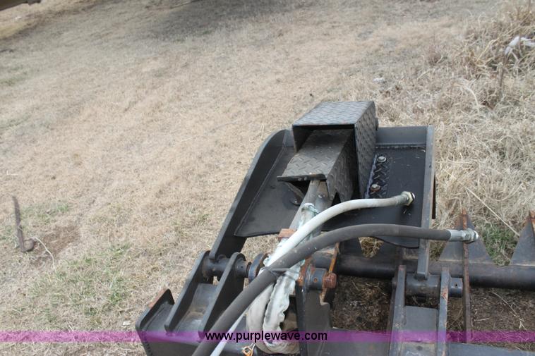 image for item L6510 Caterpillar root grapple bucket