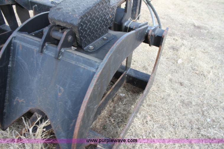 image for item L6510 Caterpillar root grapple bucket