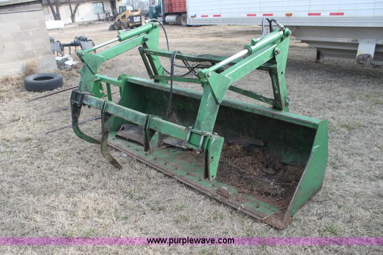 image for item L6512 John Deere 8' loader grapple bucket