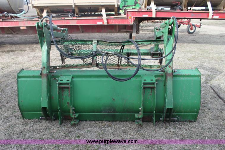 image for item L6512 John Deere 8' loader grapple bucket