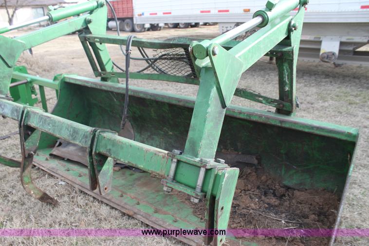 image for item L6512 John Deere 8' loader grapple bucket