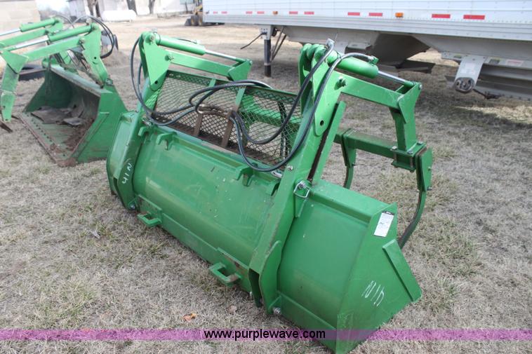 image for item L6513 John Deere 8' loader grapple bucket