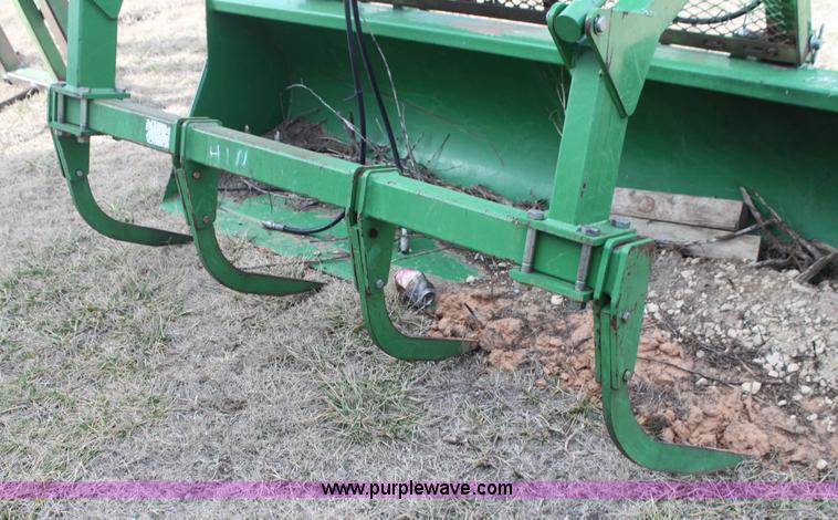 image for item L6513 John Deere 8' loader grapple bucket