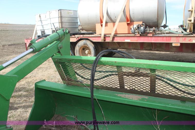 image for item L6513 John Deere 8' loader grapple bucket