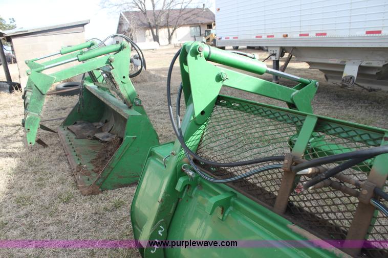 image for item L6513 John Deere 8' loader grapple bucket