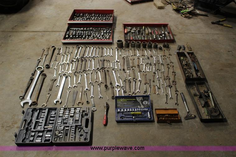 Assorted hand tools in Ponca City, OK | Item L6676 sold | Purple Wave