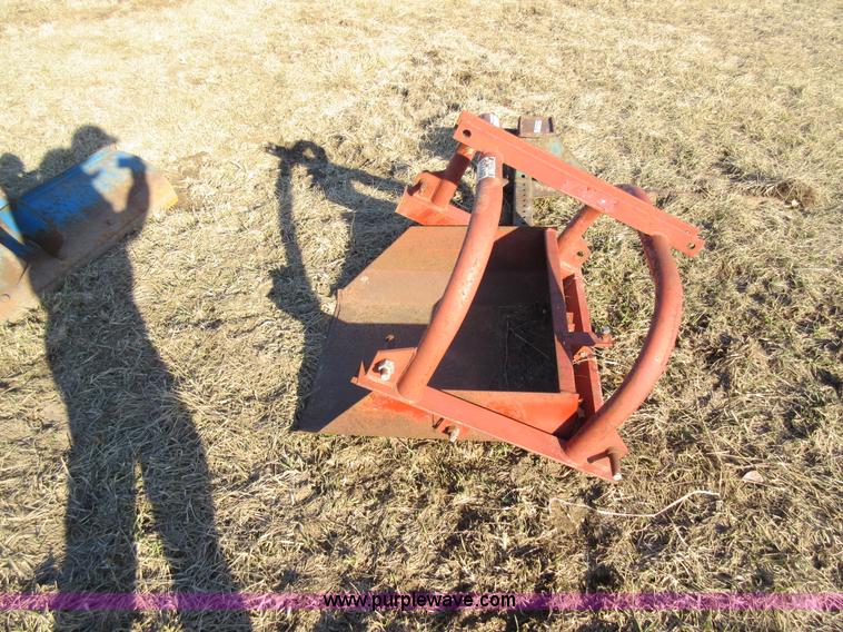 image for item AV9936 32"W scoop bucket