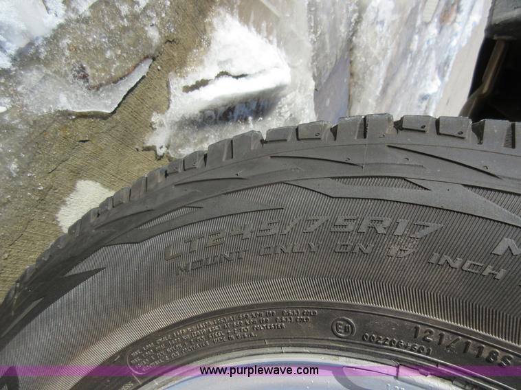 image for item AW9083 2005 Ford F250 Super Duty pickup truck