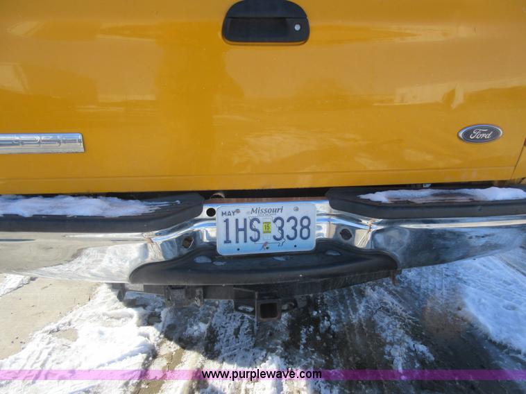 image for item AW9083 2005 Ford F250 Super Duty pickup truck