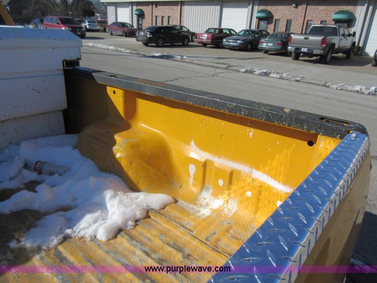 image for item AW9083 2005 Ford F250 Super Duty pickup truck