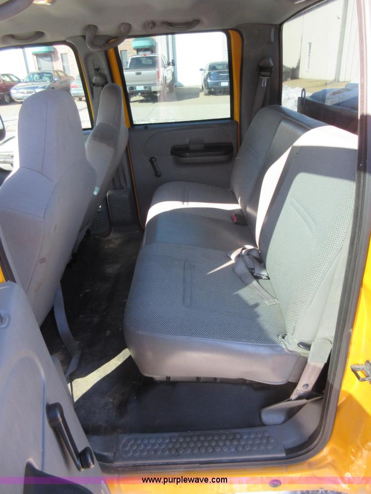 image for item AW9083 2005 Ford F250 Super Duty pickup truck