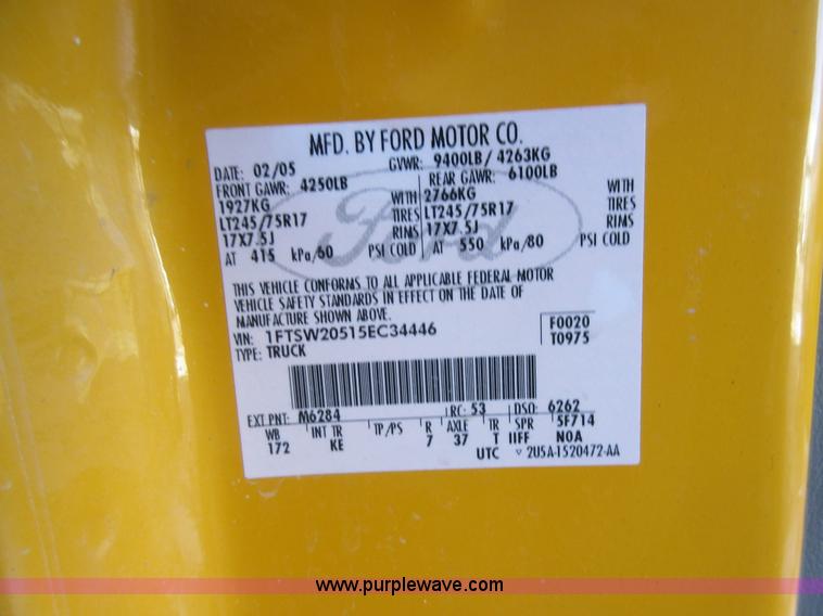 image for item AW9083 2005 Ford F250 Super Duty pickup truck