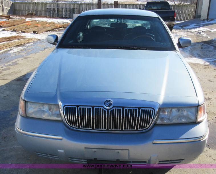 image for item AW9084 2003 Ford Crown Victoria Police Interceptor