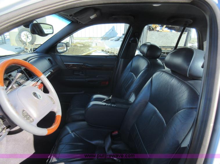 image for item AW9084 2003 Ford Crown Victoria Police Interceptor