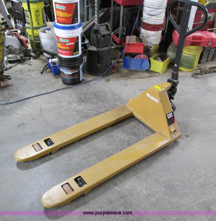 image for item AY9693 Caterpillar pallet jack