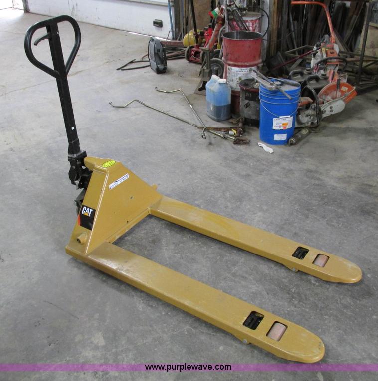 image for item AY9693 Caterpillar pallet jack