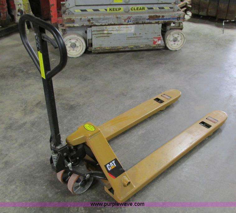 image for item AY9693 Caterpillar pallet jack