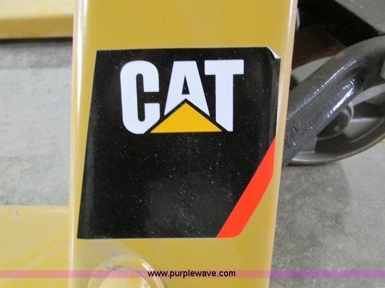 image for item AY9693 Caterpillar pallet jack