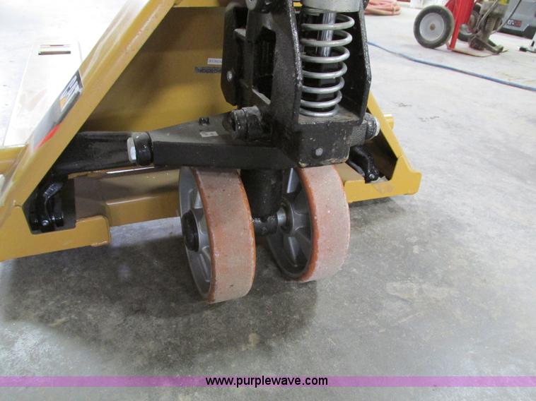 image for item AY9693 Caterpillar pallet jack
