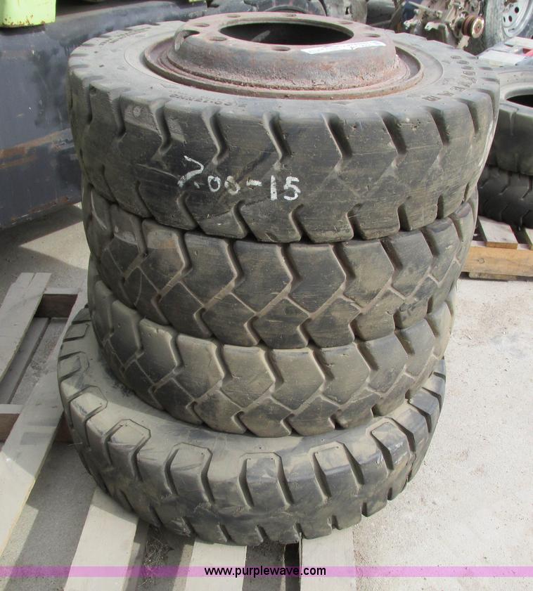 image for item AY9694 (4) forklift tires