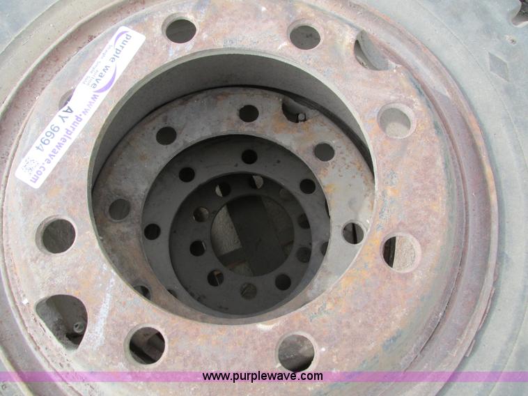 image for item AY9694 (4) forklift tires