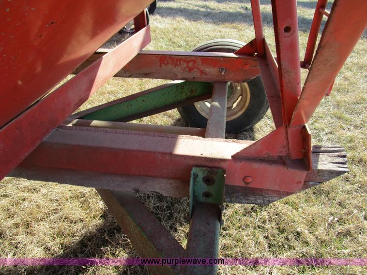 image for item D2294 Gravity wagon