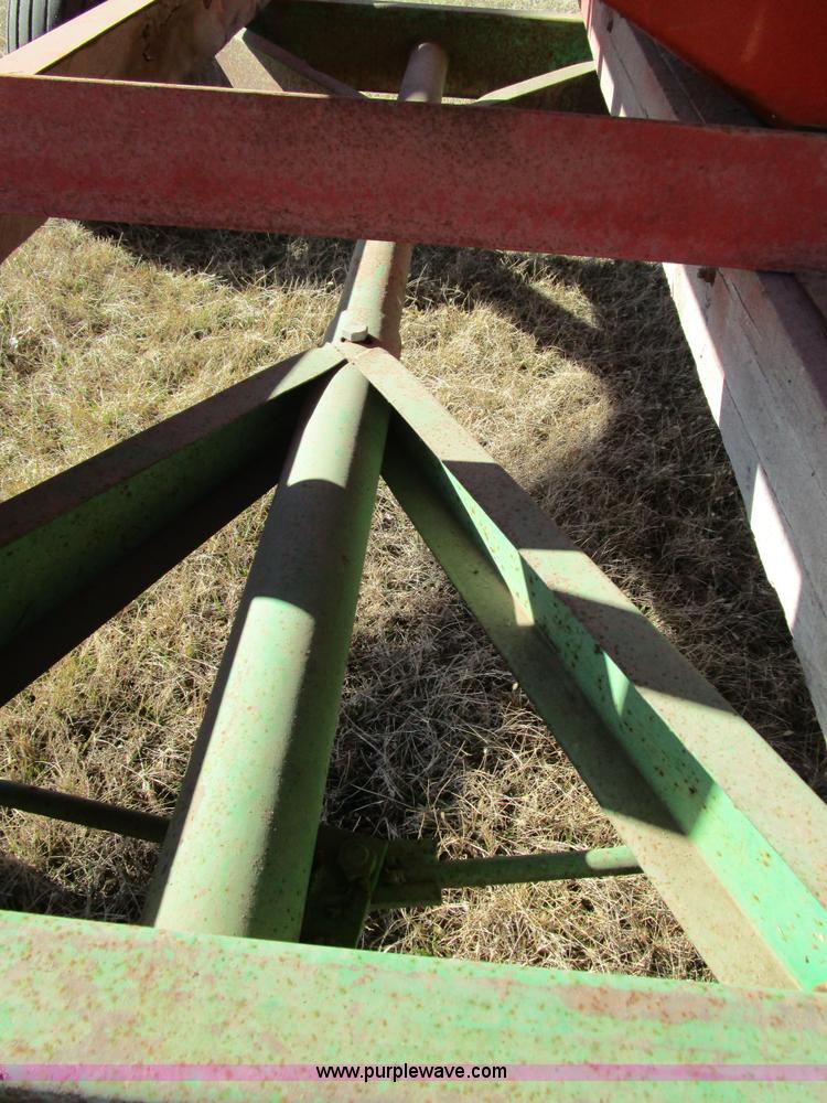 image for item D2294 Gravity wagon