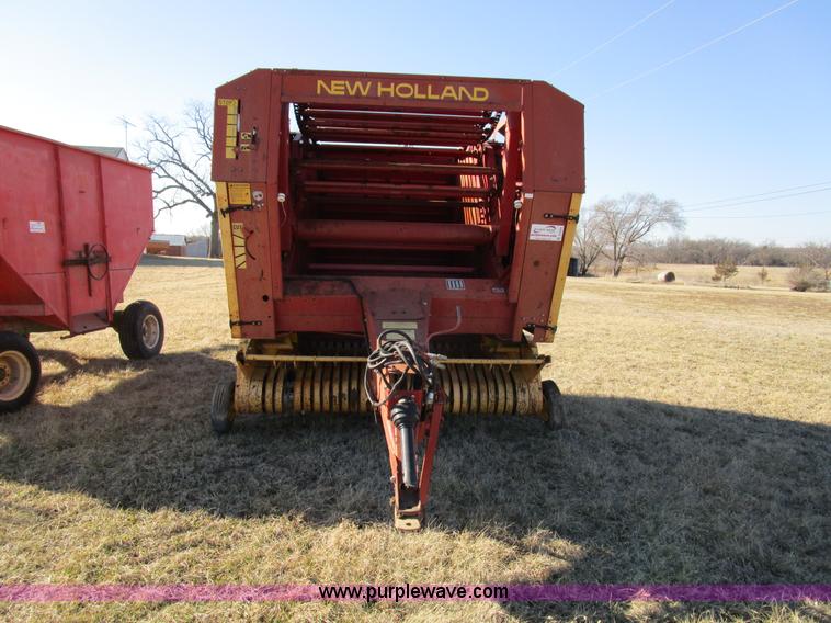 image for item D2295 1989 New Holland 853 round baler
