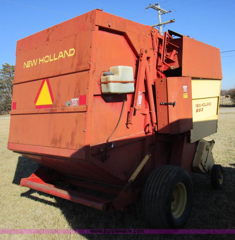 image for item D2295 1989 New Holland 853 round baler