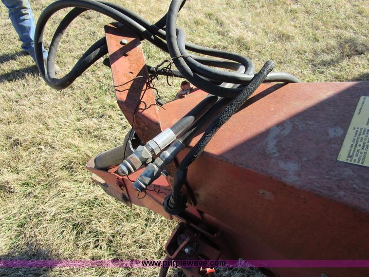 image for item D2295 1989 New Holland 853 round baler