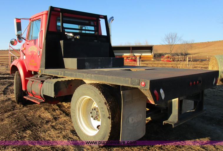 image for item D2296 1996 International 8100 flatbed truck