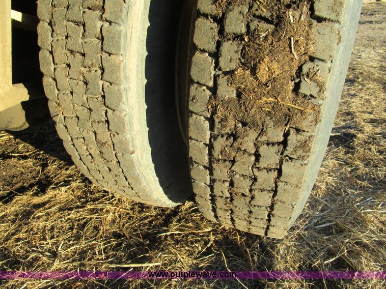 image for item D2296 1996 International 8100 flatbed truck