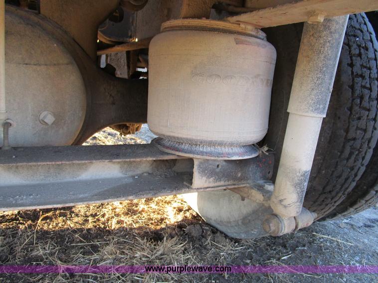 image for item D2296 1996 International 8100 flatbed truck