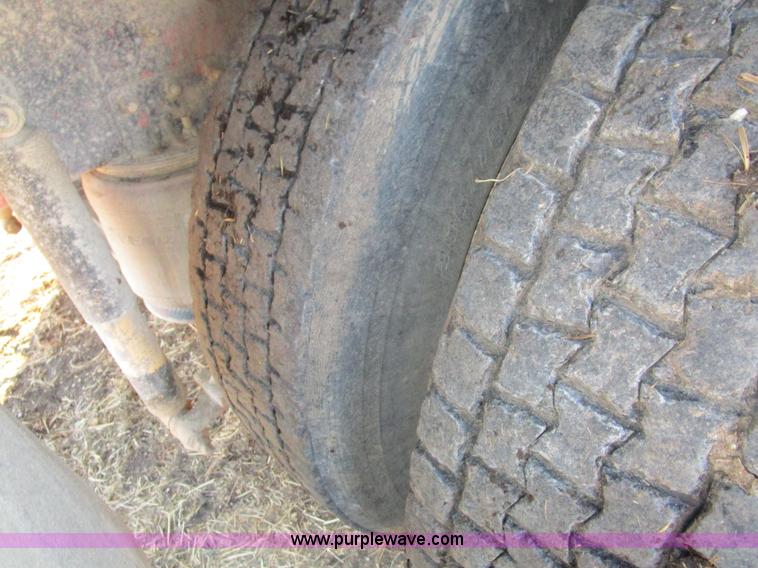 image for item D2296 1996 International 8100 flatbed truck