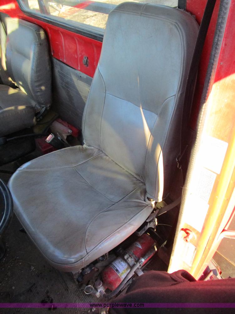 image for item D2296 1996 International 8100 flatbed truck