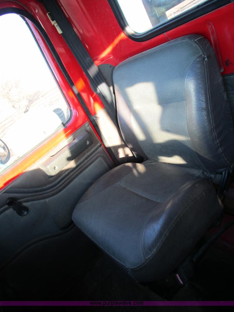 image for item D2296 1996 International 8100 flatbed truck