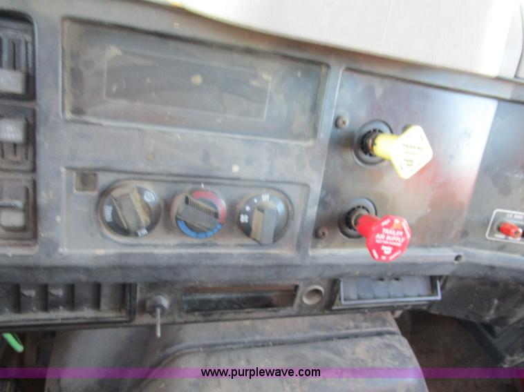 image for item D2296 1996 International 8100 flatbed truck