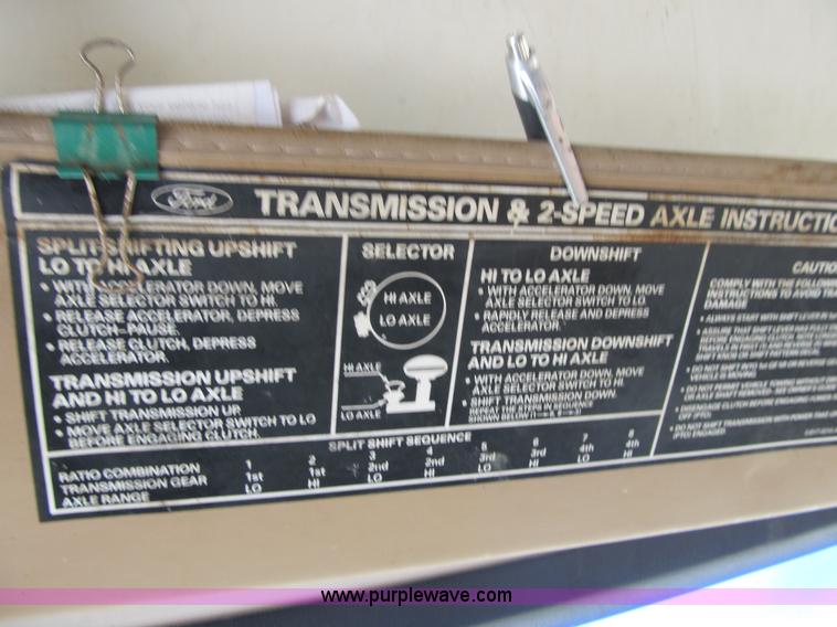 image for item F8973 1985 Ford F700 dump truck