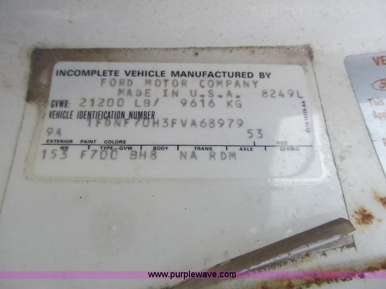 image for item F8973 1985 Ford F700 dump truck