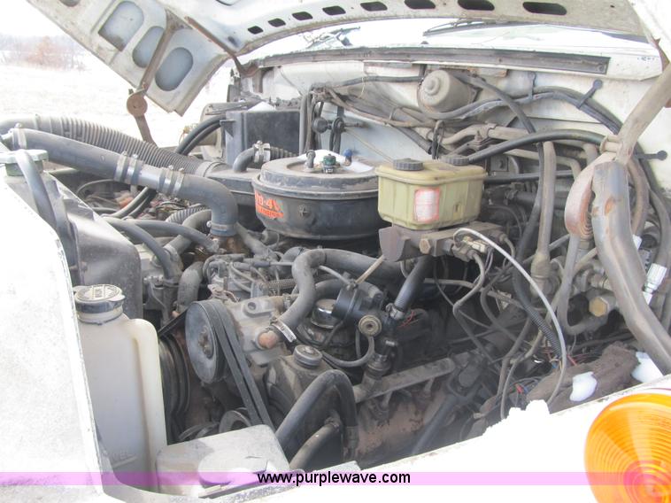 image for item F8973 1985 Ford F700 dump truck