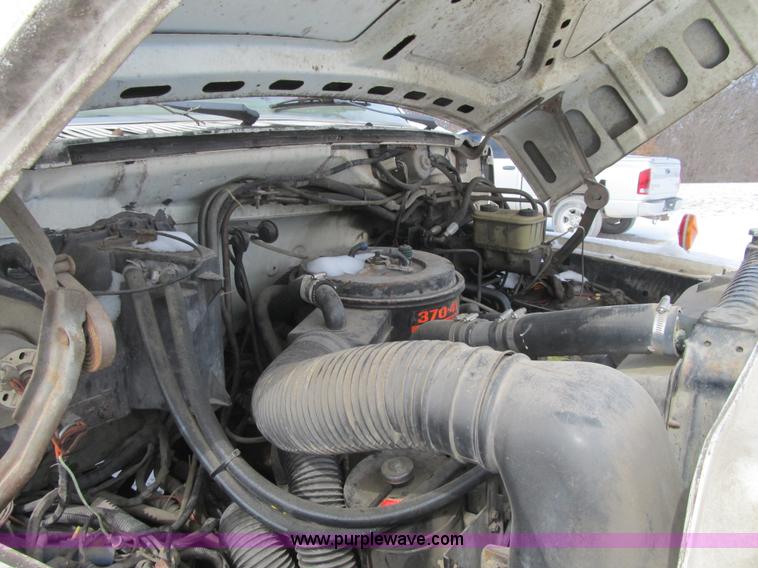 image for item F8973 1985 Ford F700 dump truck