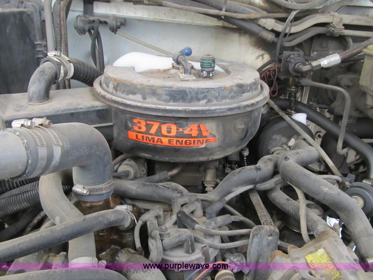 image for item F8973 1985 Ford F700 dump truck