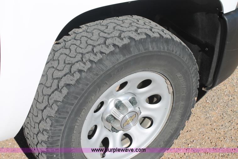 image for item H1623 2012 Chevrolet Silverado 1500 Crew Cab pickup truck